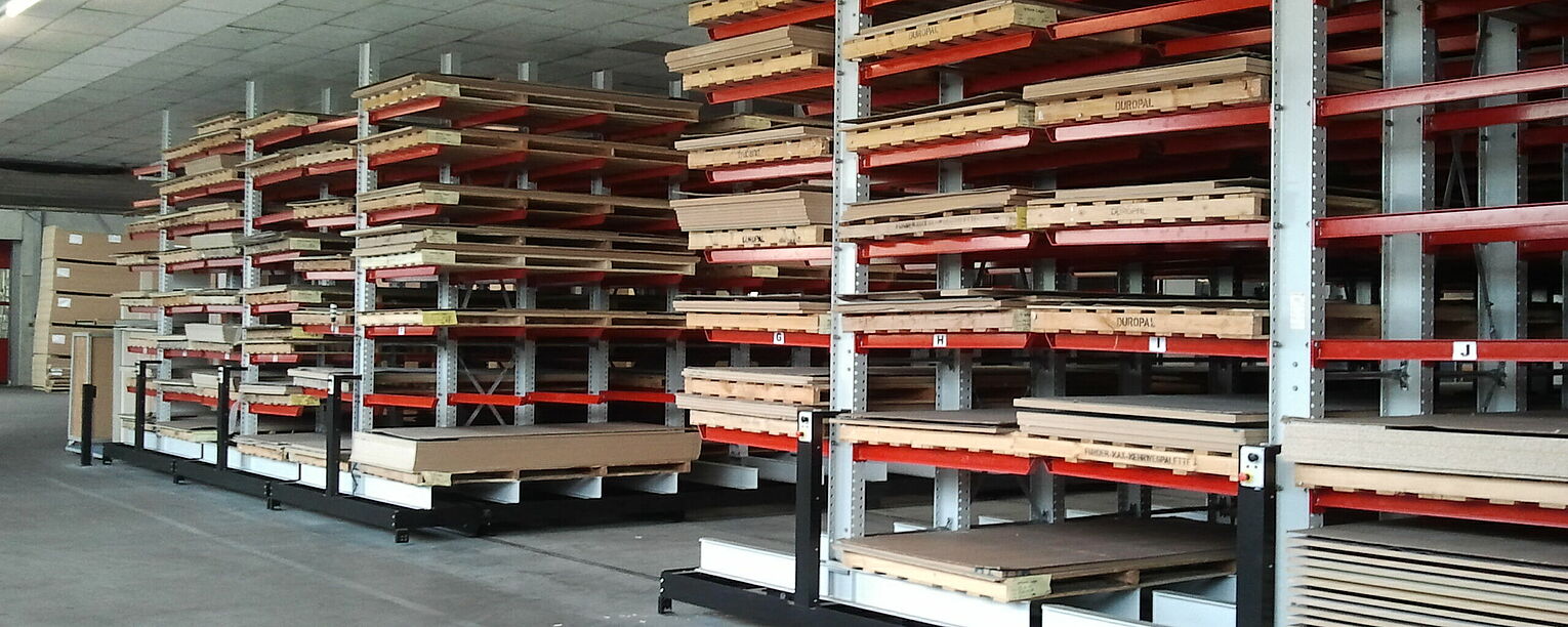 [Translate "Niederlande"] Mobile cantilever racking