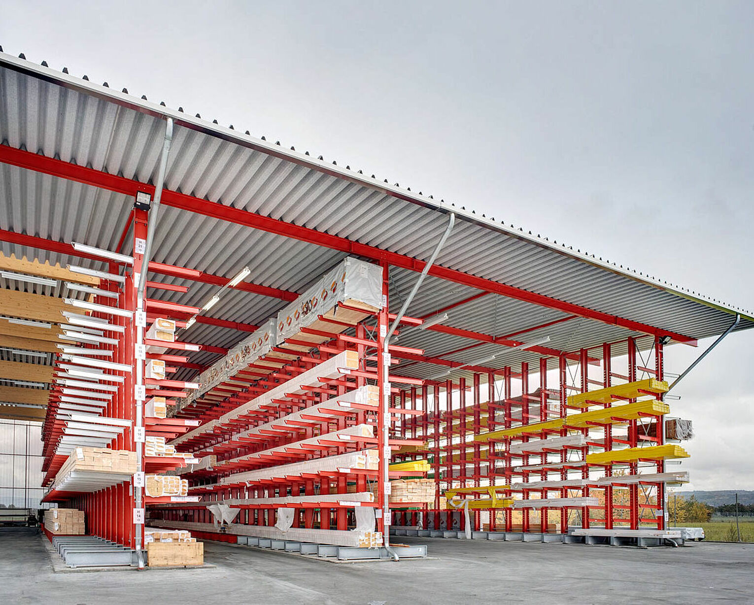 [Translate "Niederlande"] Rack-clad warehouse Cantilever racking