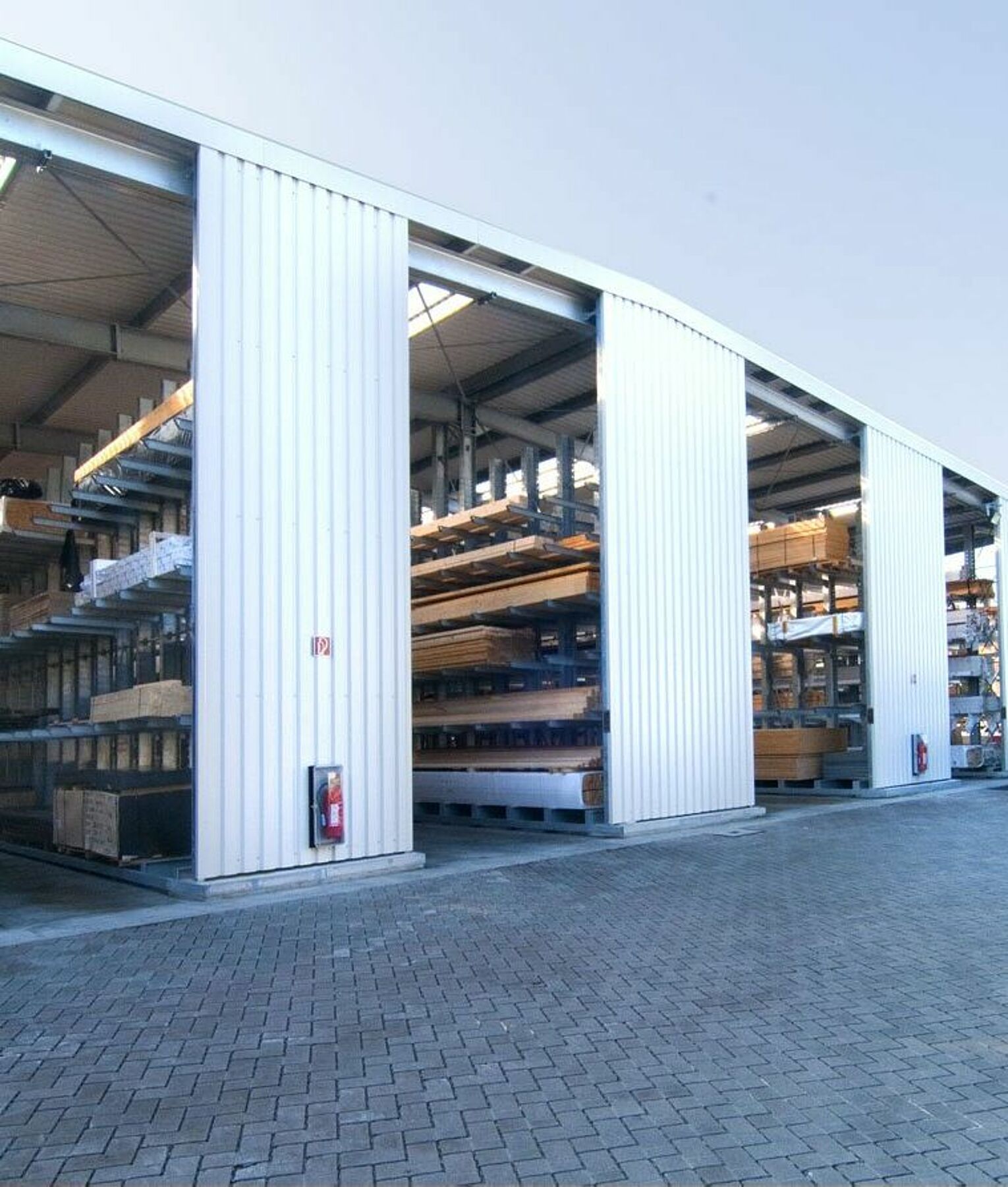 [Translate "Niederlande"] Rack-clad warehouse Cantilever racking