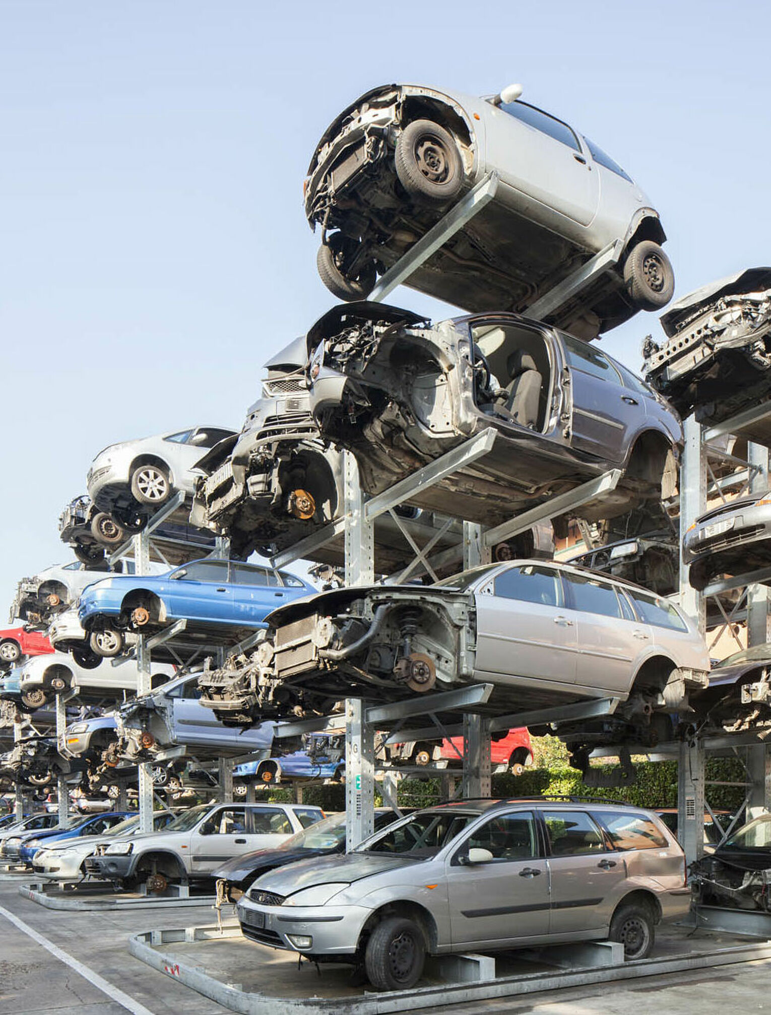 [Translate "Niederlande"] Cantilever racking Car dismantler