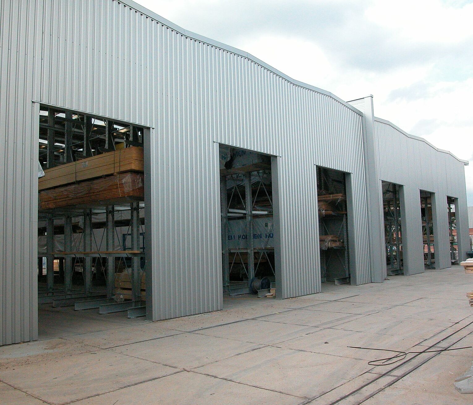 [Translate "Niederlande"] Rack-clad warehouse Cantilever racking