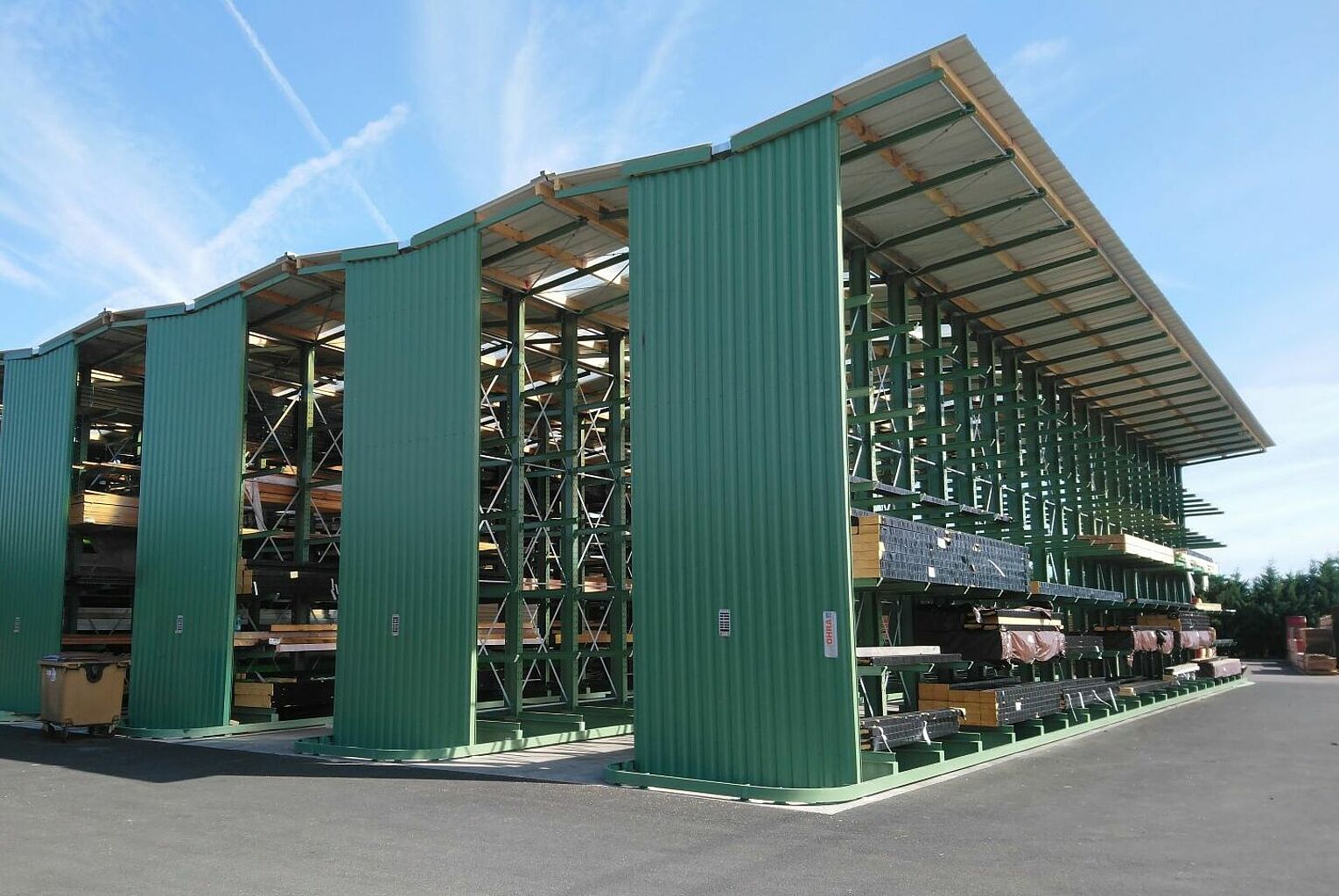 [Translate "Niederlande"] Rack-clad warehouse Cantilever racking