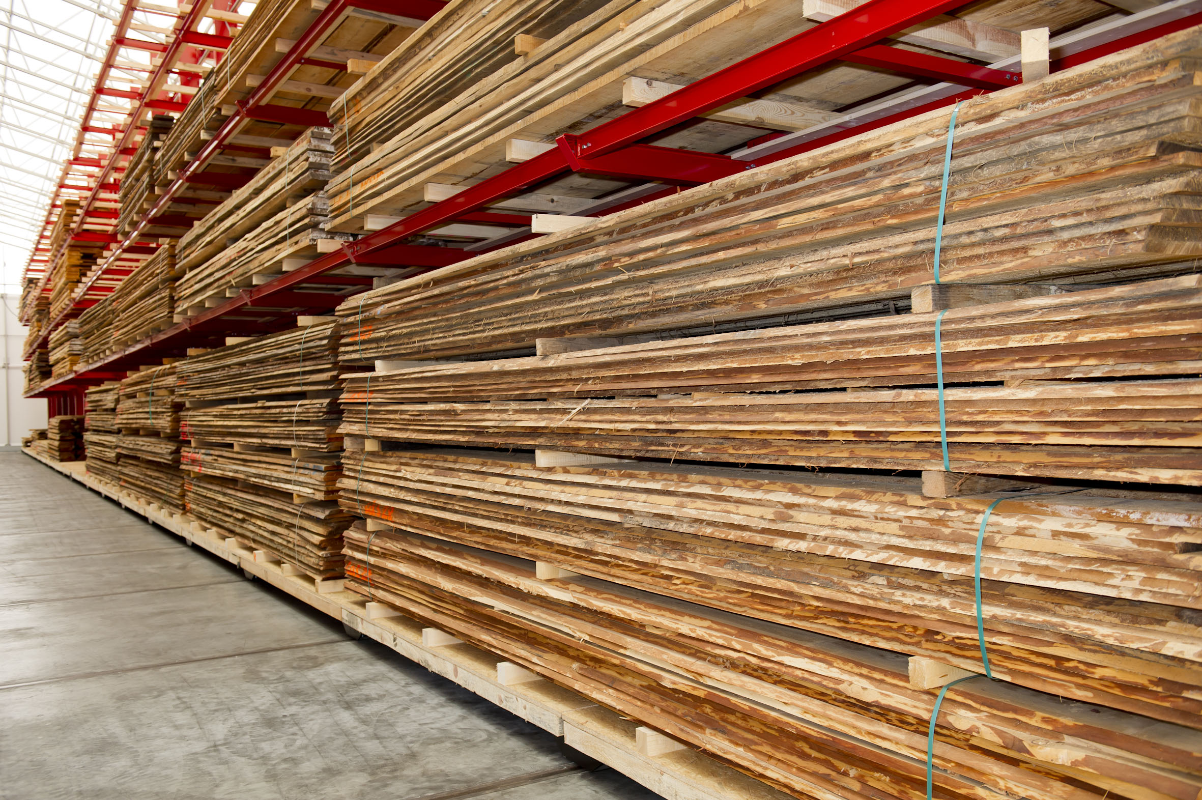 [Translate "Niederlande"] Cantilever racking timber trade